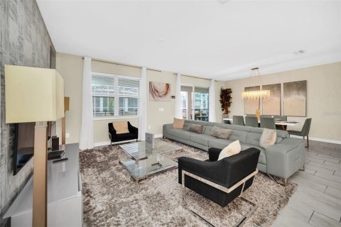 Casa en venta en Davenport, Florida, 7 dormitorios, 373.28 m2 № 1418892 - foto 15