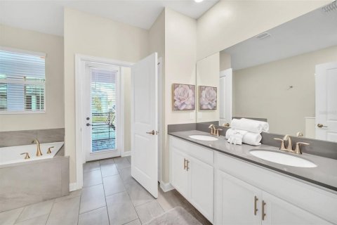 Casa en venta en Davenport, Florida, 7 dormitorios, 373.28 m2 № 1418892 - foto 24