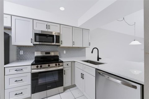 Copropriété à vendre à Englewood, Floride: 2 chambres, 99.41 m2 № 2381373 - photo 15
