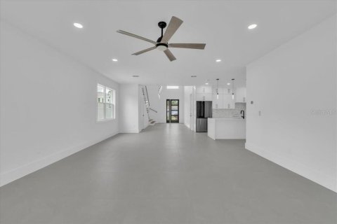 House in Tampa, Florida 4 bedrooms, 345.5 sq.m. № 1907650 - photo 16