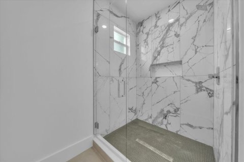 House in Tampa, Florida 4 bedrooms, 345.5 sq.m. № 1907650 - photo 26