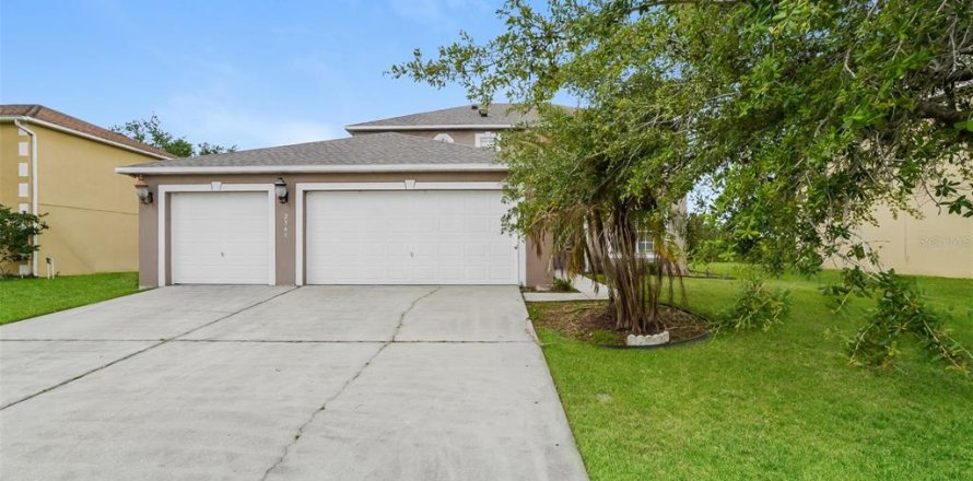 Villa ou maison à Kissimmee, Floride 5 chambres, 238.39 m2 № 2275776