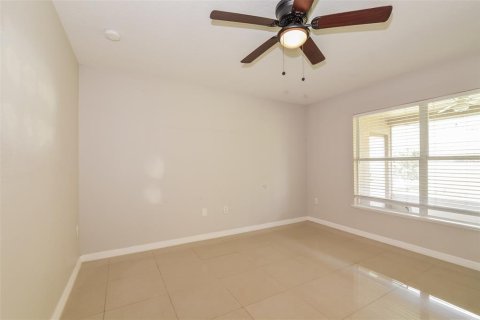 Villa ou maison à vendre à Kissimmee, Floride: 5 chambres, 238.39 m2 № 2275776 - photo 12