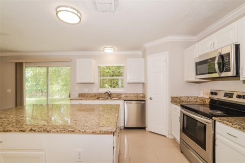 Villa ou maison à vendre à Kissimmee, Floride: 5 chambres, 238.39 m2 № 2275776 - photo 7