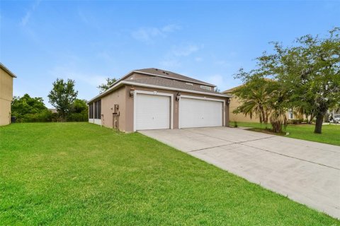 Villa ou maison à vendre à Kissimmee, Floride: 5 chambres, 238.39 m2 № 2275776 - photo 2