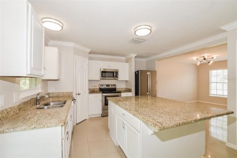 Villa ou maison à vendre à Kissimmee, Floride: 5 chambres, 238.39 m2 № 2275776 - photo 8
