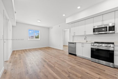 Appartement à louer à Miami, Floride: 2 chambres, 84.54 m2 № 1764365 - photo 1