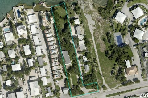 Commercial property in Marathon, Florida № 1701615 - photo 17