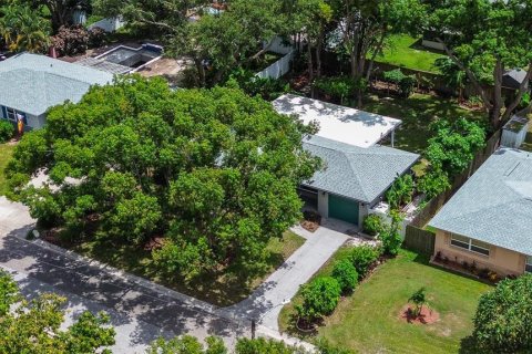 House in Saint Petersburg, Florida 3 bedrooms, 109.35 sq.m. № 1885874 - photo 27