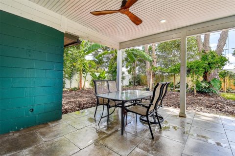 House in Saint Petersburg, Florida 3 bedrooms, 109.35 sq.m. № 1885874 - photo 24