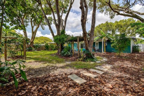 House in Saint Petersburg, Florida 3 bedrooms, 109.35 sq.m. № 1885874 - photo 25