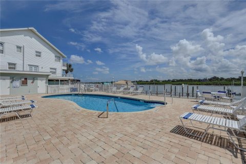 Townhouse in Indian Shores, Florida 3 bedrooms, 139.35 sq.m. № 1866804 - photo 3