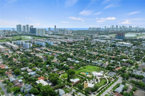 House in Hallandale Beach, Florida 3 bedrooms, 109.62 sq.m. № 2392608 - photo 27
