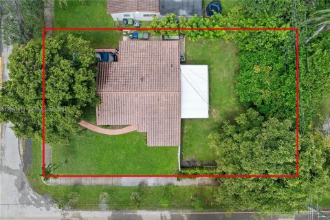 House in Hallandale Beach, Florida 3 bedrooms, 109.62 sq.m. № 2392608 - photo 24