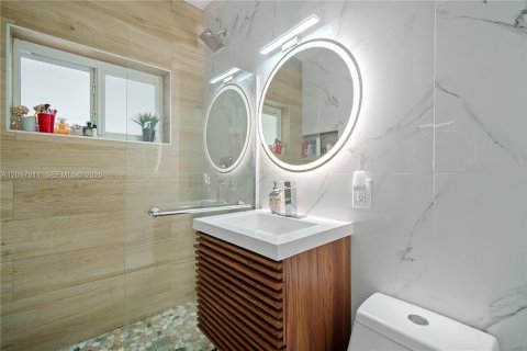 House in Hallandale Beach, Florida 3 bedrooms, 109.62 sq.m. № 2392608 - photo 14