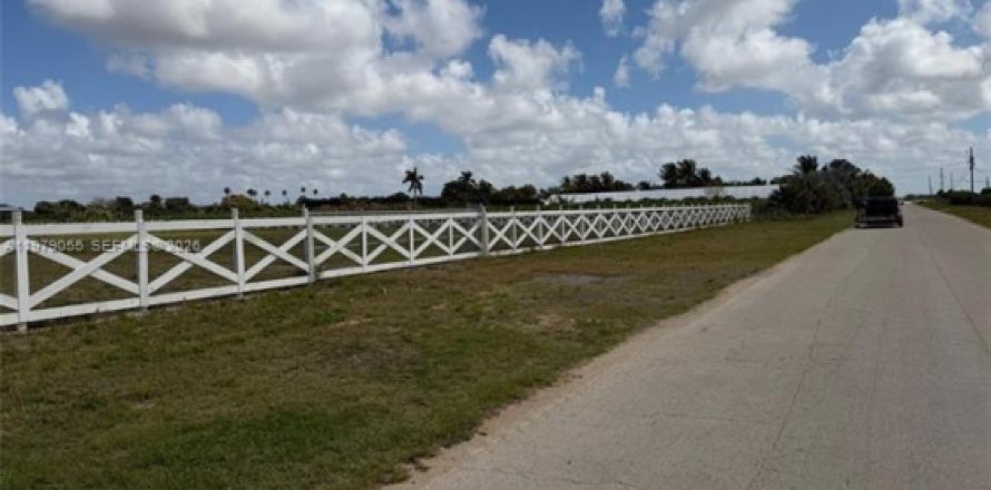 Земельный участок в Хомстед, Флорида № 2050064