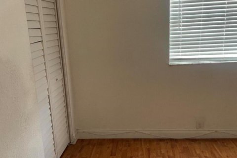 Copropriété à louer à Sunrise, Floride: 2 chambres, 92.16 m2 № 2187231 - photo 10