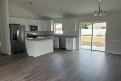 Casa en venta en Summerfield, Florida, 3 dormitorios, 111.76 m2 № 1734565 - foto 2