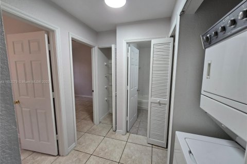Снять в аренду кондоминиум в Хомстед, Флорида 3 спальни, 111.67м2, № 1977103 - фото 11