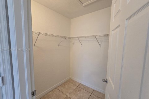 Снять в аренду кондоминиум в Хомстед, Флорида 3 спальни, 111.67м2, № 1977103 - фото 9