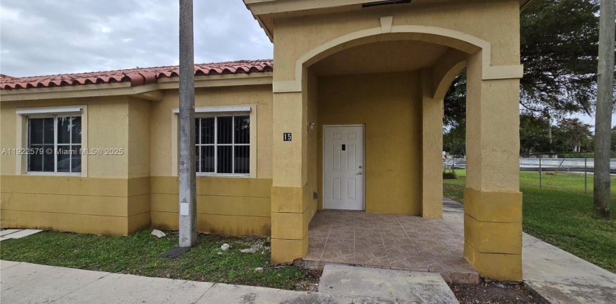 Кондоминиум с 3 спальнями в Хомстед, Флорида № 1977103