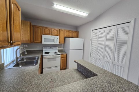 Снять в аренду кондоминиум в Хомстед, Флорида 3 спальни, 111.67м2, № 1977103 - фото 5