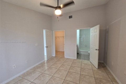 Снять в аренду кондоминиум в Хомстед, Флорида 3 спальни, 111.67м2, № 1977103 - фото 8