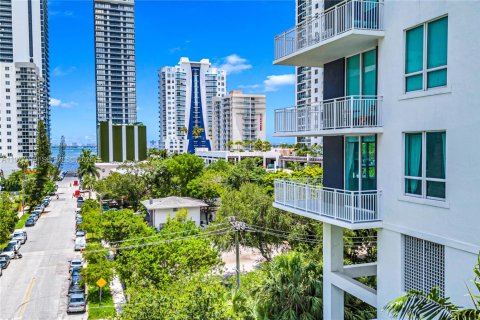 Купить кондоминиум в Майами, Флорида 2 спальни, 117.52м2, № 2042368 - фото 24