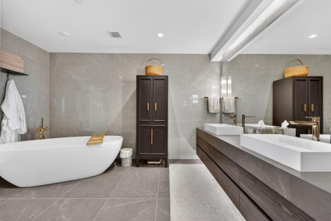 Condominio en venta en Pompano Beach, Florida, 3 dormitorios, 213.02 m2 № 2174225 - foto 17