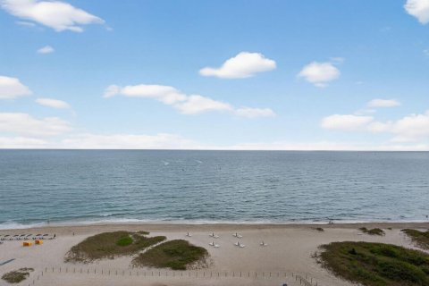 Condominio en venta en Pompano Beach, Florida, 3 dormitorios, 213.02 m2 № 2174225 - foto 3