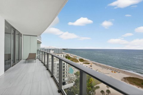 Condominio en Pompano Beach, Florida, 3 dormitorios № 2174225