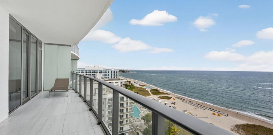 Condominio en Pompano Beach, Florida, 3 dormitorios № 2174225