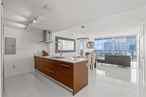 Copropriété à vendre à Miami, Floride: 2 chambres, 134.71 m2 № 2153640 - photo 9