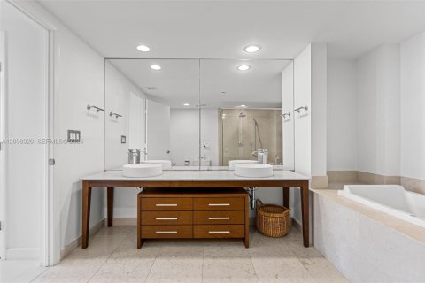 Copropriété à vendre à Miami, Floride: 2 chambres, 134.71 m2 № 2153640 - photo 25