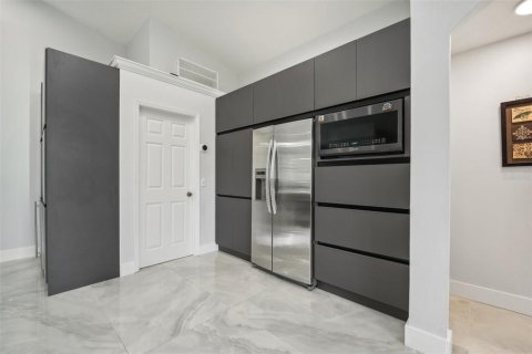 Casa en venta en Apopka, Florida, 4 dormitorios, 234.76 m2 № 1266372 - foto 9