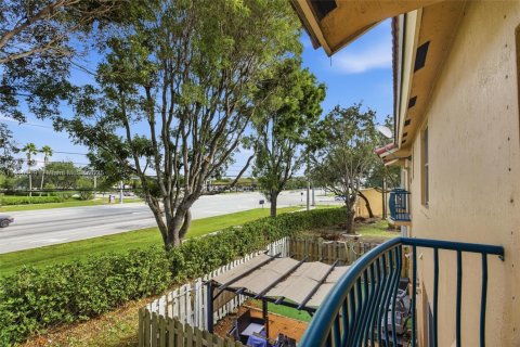 Touwnhouse à louer à Pembroke Pines, Floride: 3 chambres, 114.27 m2 № 1971587 - photo 18