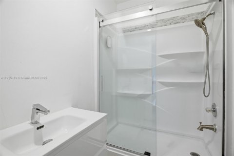 Touwnhouse à louer à Pembroke Pines, Floride: 3 chambres, 114.27 m2 № 1971587 - photo 15