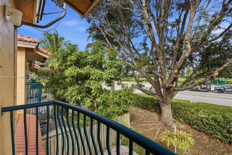 Touwnhouse à louer à Pembroke Pines, Floride: 3 chambres, 114.27 m2 № 1971587 - photo 17