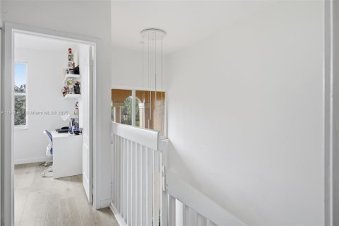 Touwnhouse à louer à Pembroke Pines, Floride: 3 chambres, 114.27 m2 № 1971587 - photo 22