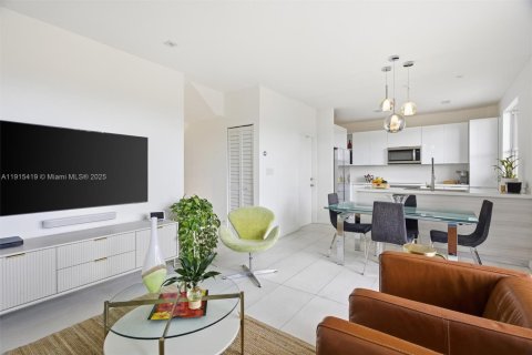 Touwnhouse à louer à Pembroke Pines, Floride: 3 chambres, 114.27 m2 № 1971587 - photo 6