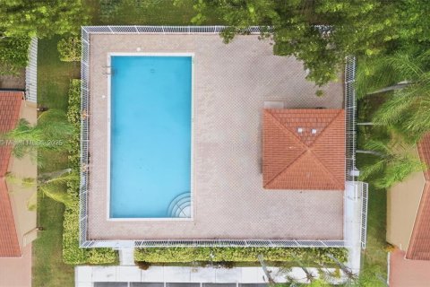 Touwnhouse à louer à Pembroke Pines, Floride: 3 chambres, 114.27 m2 № 1971587 - photo 29