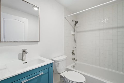 Touwnhouse à louer à Pembroke Pines, Floride: 3 chambres, 114.27 m2 № 1971587 - photo 20