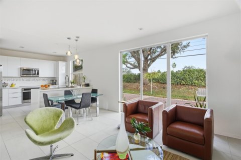 Touwnhouse à louer à Pembroke Pines, Floride: 3 chambres, 114.27 m2 № 1971587 - photo 3