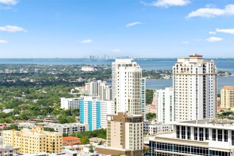Condo in Saint Petersburg, Florida, 2 bedrooms № 2101190 - photo 18
