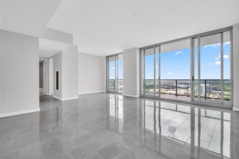 Condo in Saint Petersburg, Florida, 2 bedrooms № 2101190 - photo 16