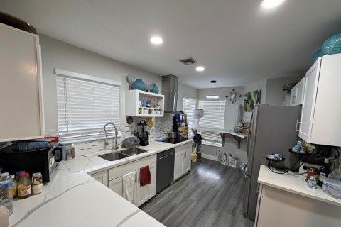 House in Lake Worth, Florida 3 bedrooms, 131.92 sq.m. № 2168489