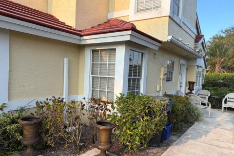 House in Lake Worth, Florida 3 bedrooms, 131.92 sq.m. № 2168489 - photo 15