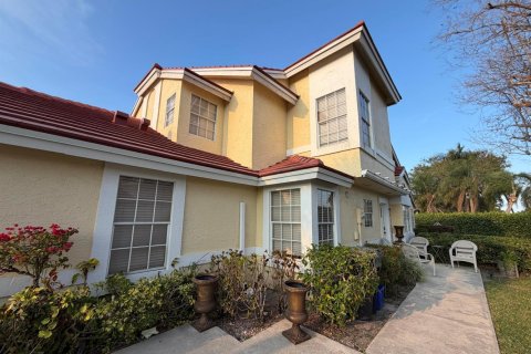 House in Lake Worth, Florida 3 bedrooms, 131.92 sq.m. № 2168489 - photo 12