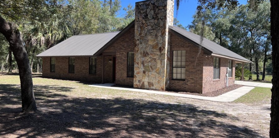 House in Melrose, Florida 3 bedrooms, 151.34 sq.m. № 765842