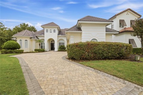 Villa ou maison à Four Corners, Floride 7 chambres, 446.21 m2 № 2413707